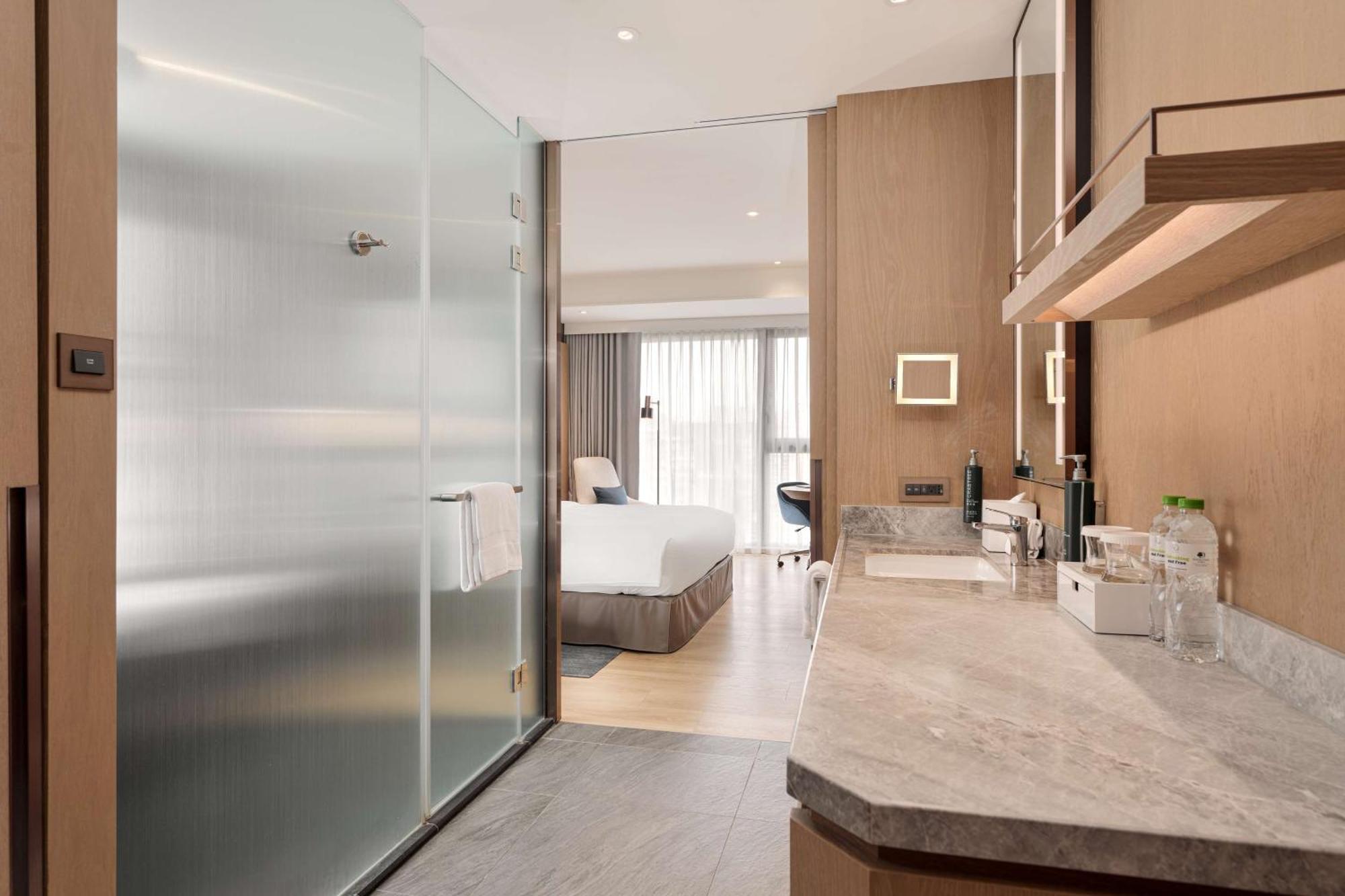 Doubletree By Hilton Taipei Zhongshan Extérieur photo