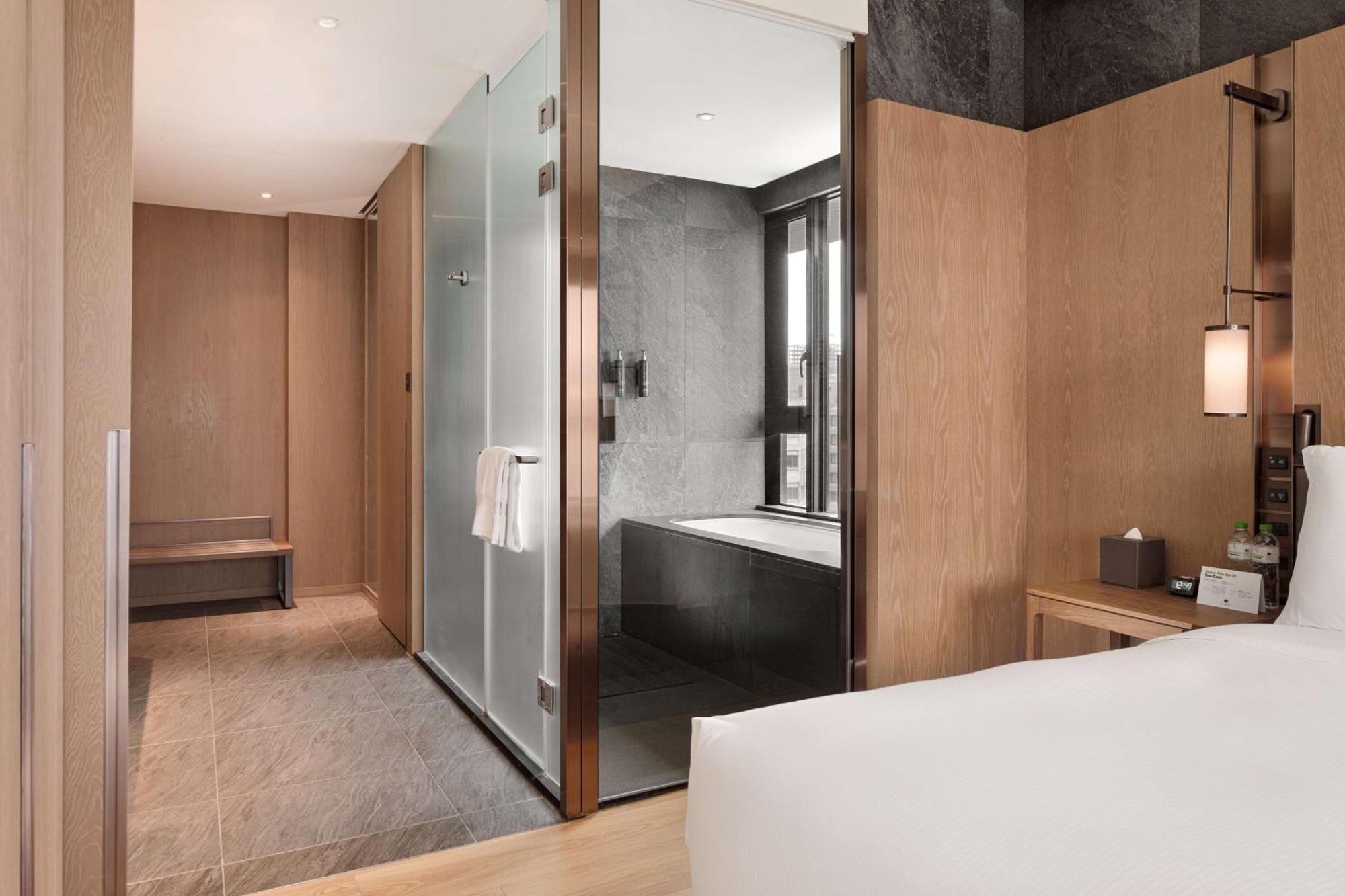 Doubletree By Hilton Taipei Zhongshan Extérieur photo