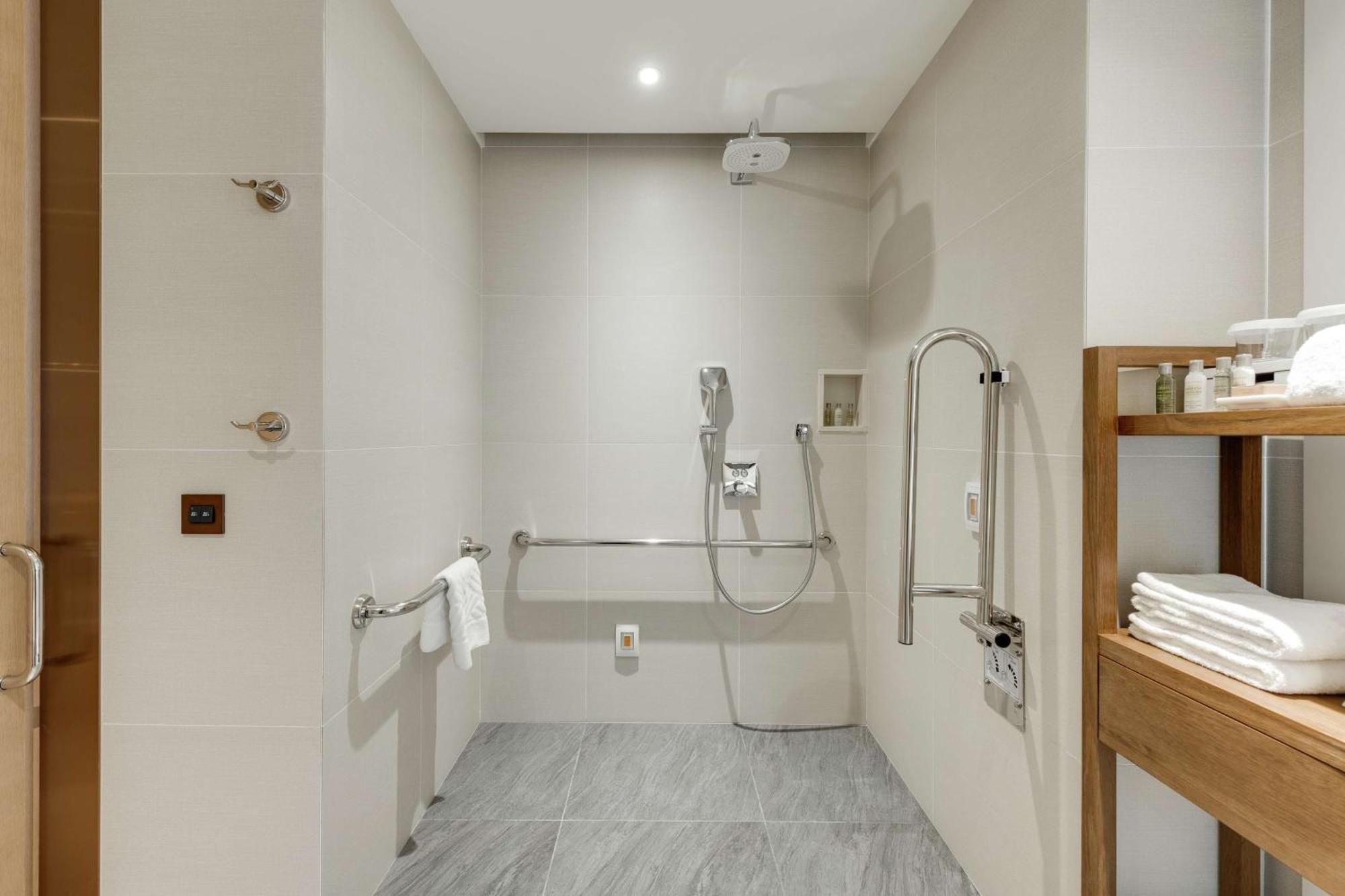 Doubletree By Hilton Taipei Zhongshan Extérieur photo